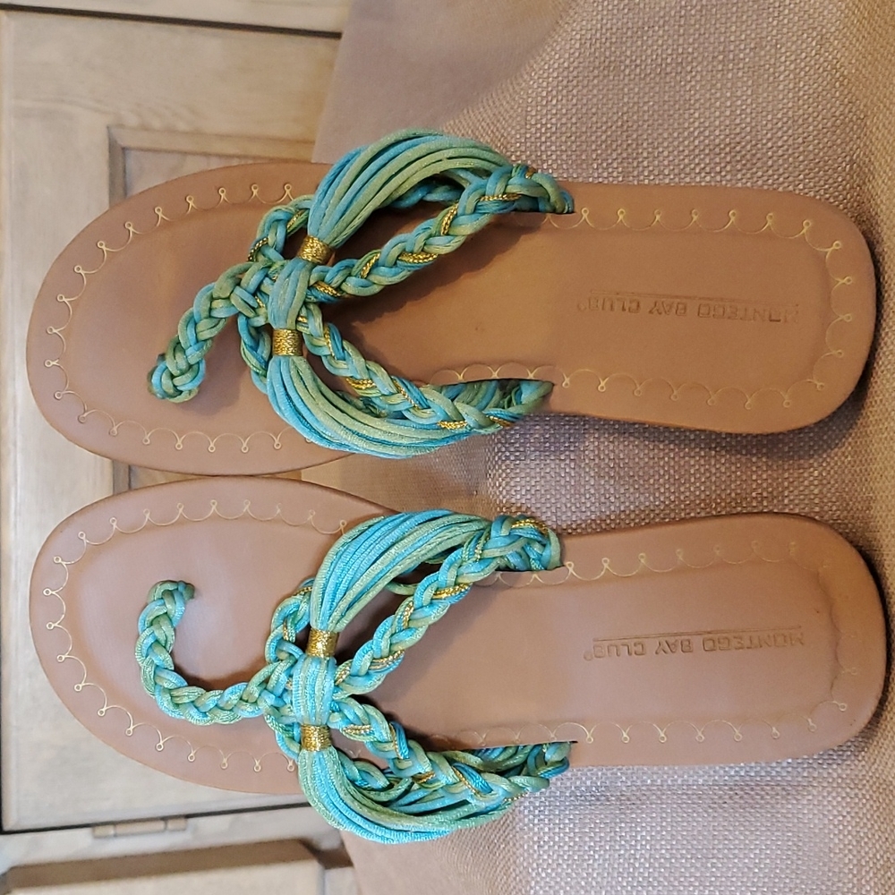 ☆HOST PICK☆ Montego Bay Club flip flop sandals size 7 green teal gold